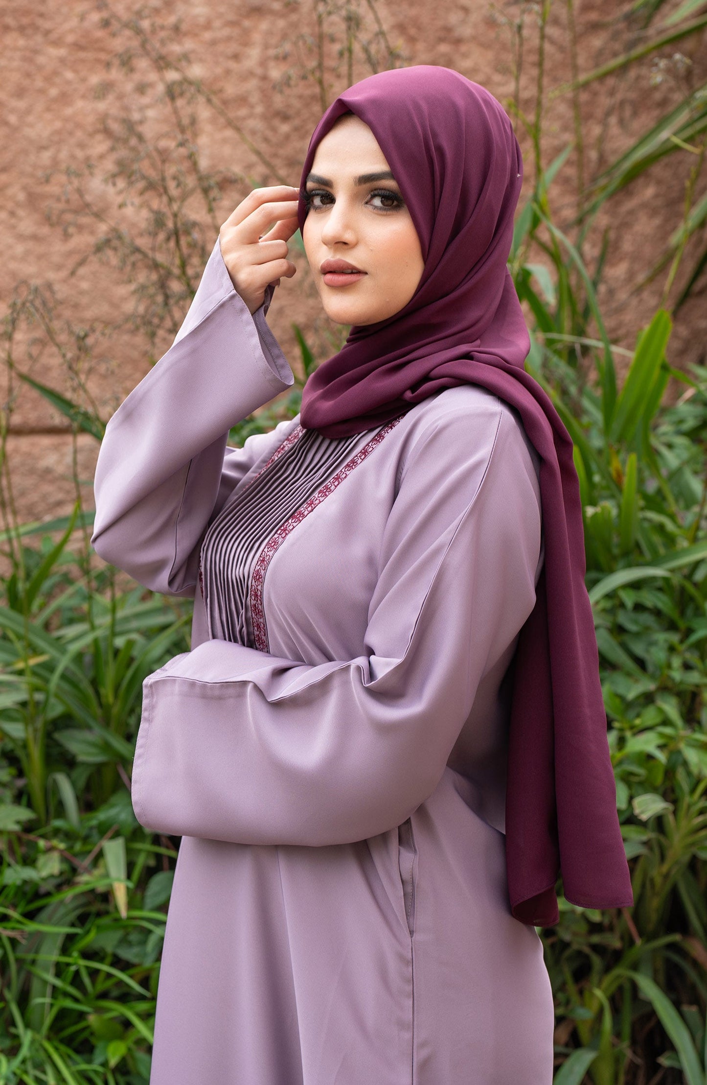 Whisper Abaya