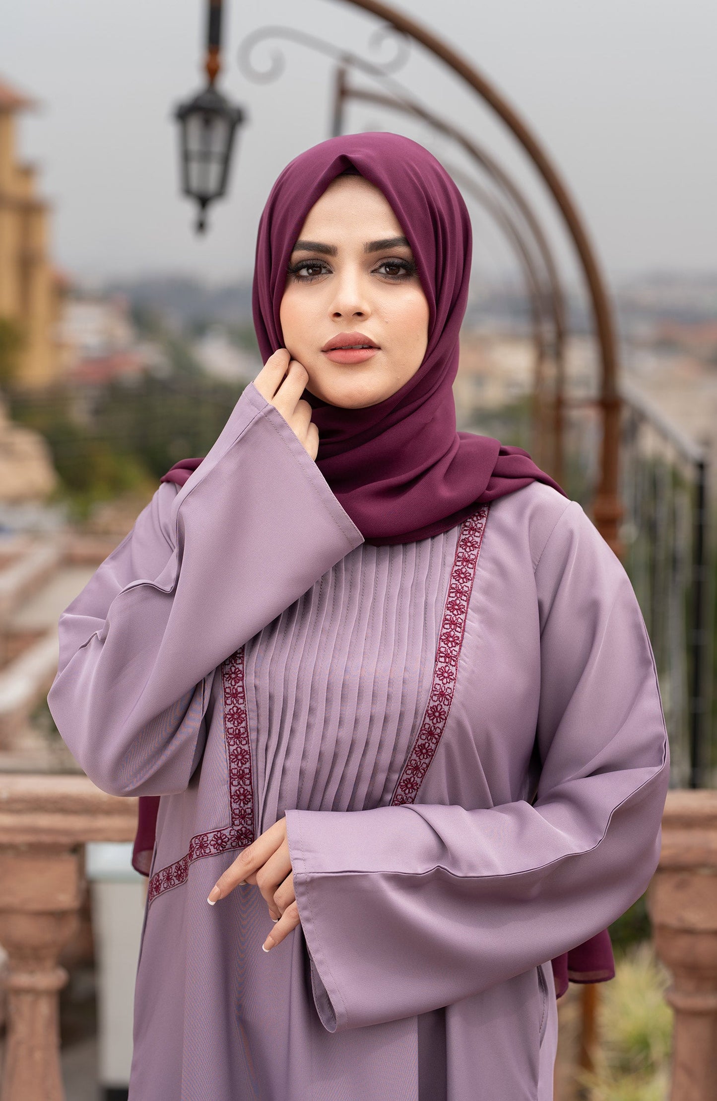 Whisper Abaya