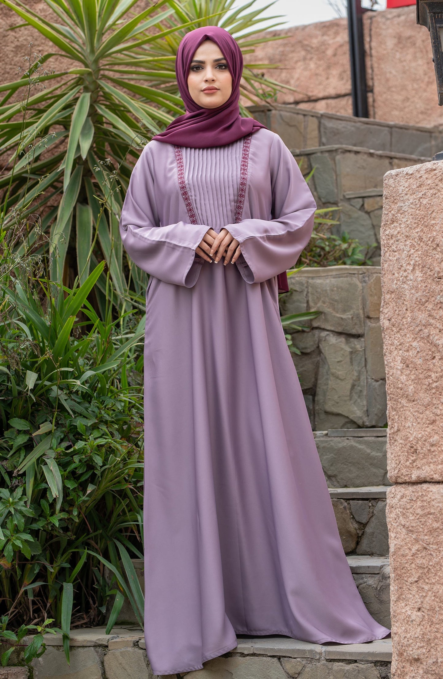 Whisper Abaya