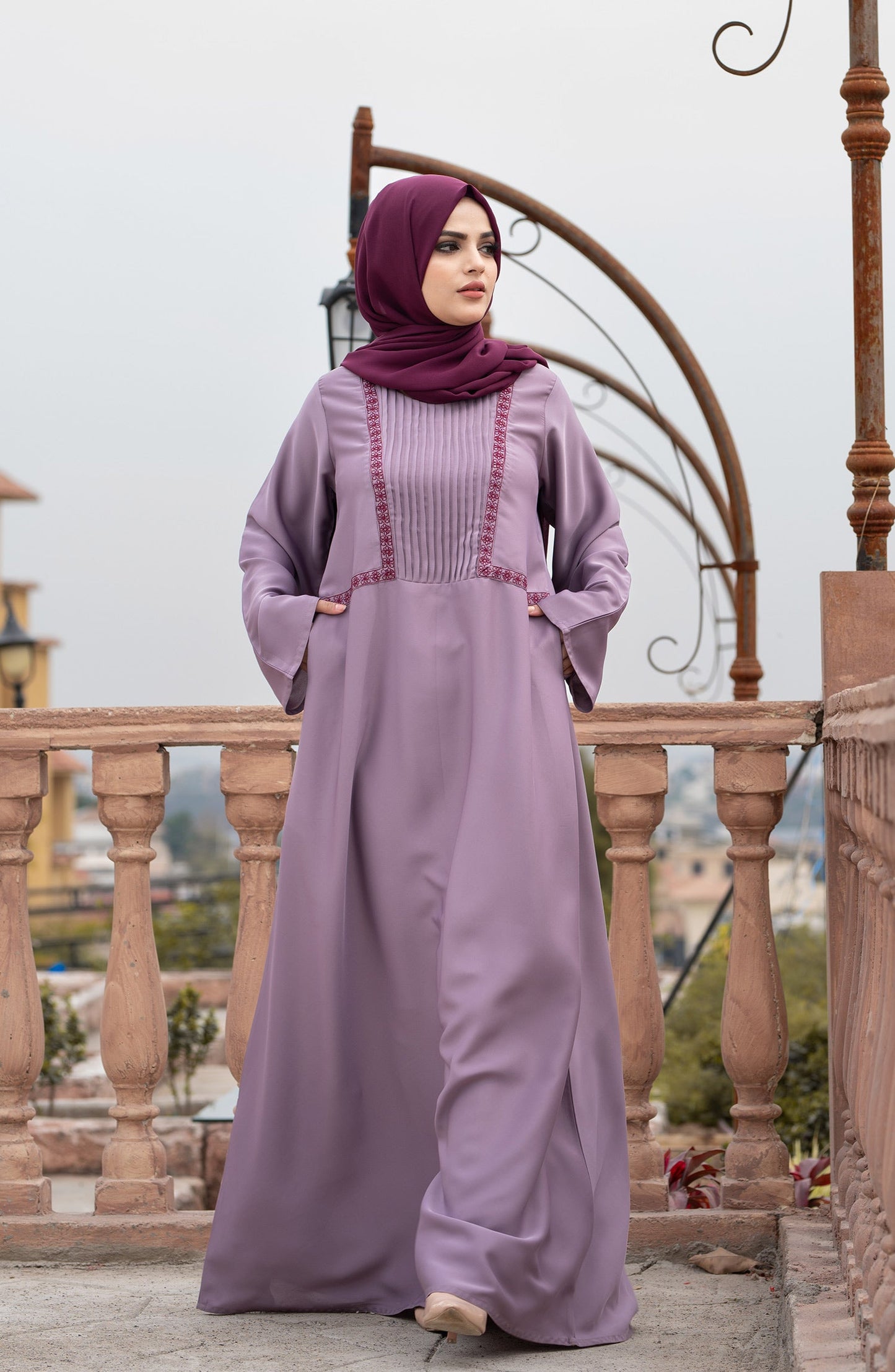 Whisper Abaya